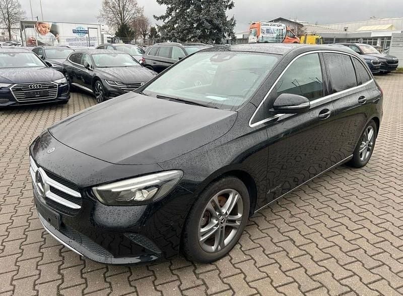 Schwarz Gebraucht 2019 Mercedes B220 Van / Kleinbus | 19.500 € (Guter Preis) - Bild 1/4