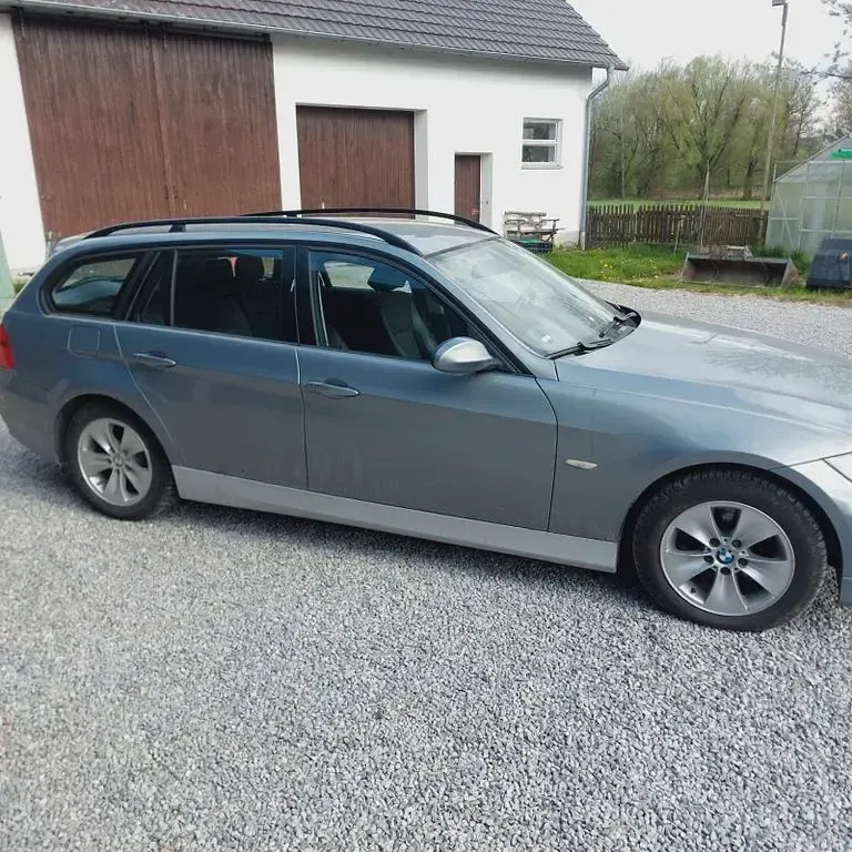 Second-hand BMW 320 170 CP (125 kW) 2007 Albastru Break
