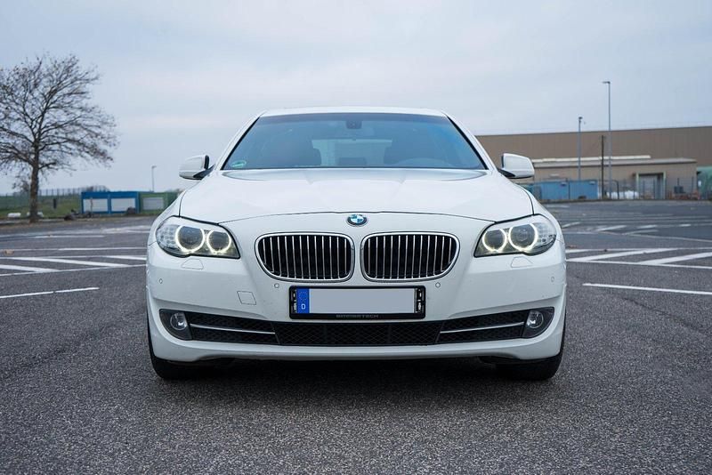Gebraucht BMW 520 187 PS (137 kW) 2012 Weiß Kombi