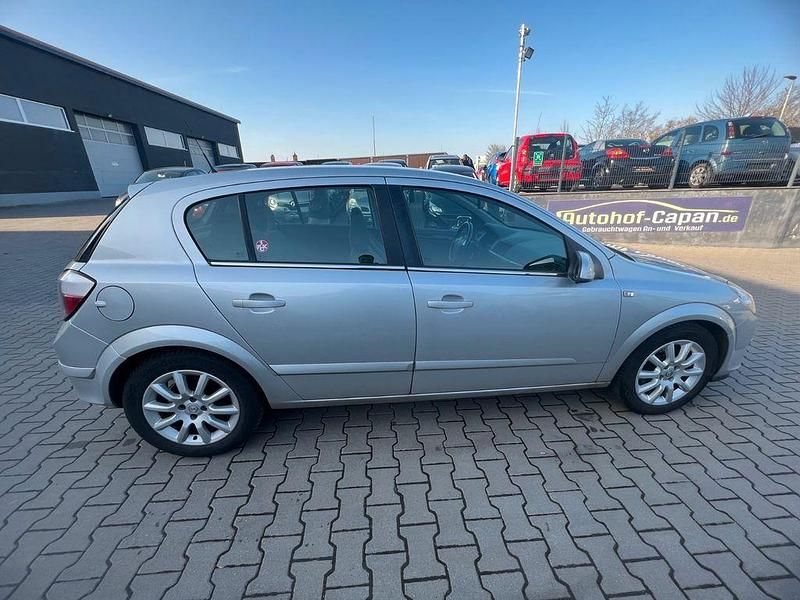 Gebraucht Opel Astra Edition 90 PS (66 kW) 2004 Silber Limousine