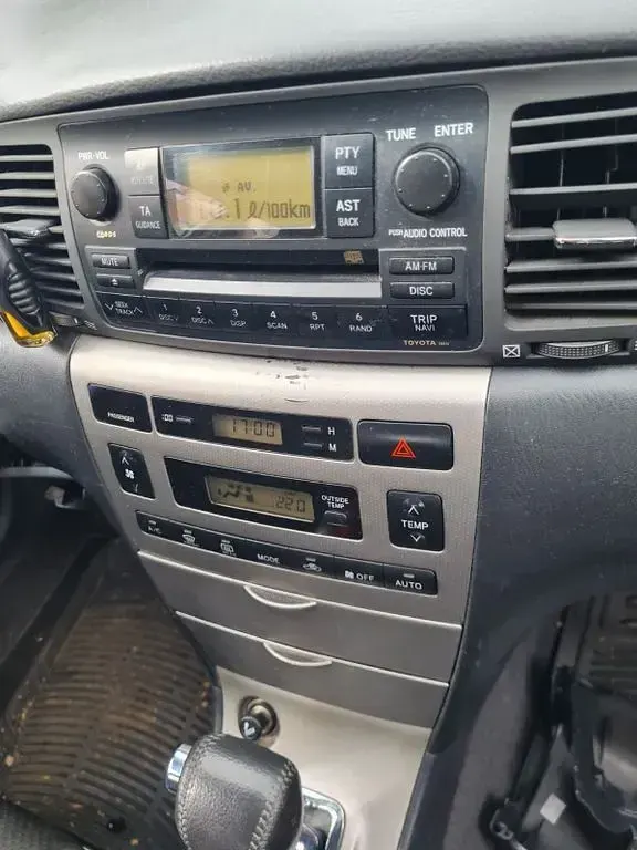 Gebraucht Toyota Corolla Sol 110 PS (80 kW) 2004 Silber Limousine