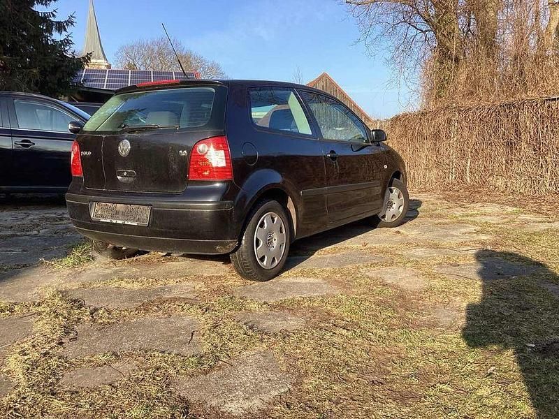 Gebraucht VW Polo Trendline 75 PS (55 kW) 2003 Schwarz Limousine