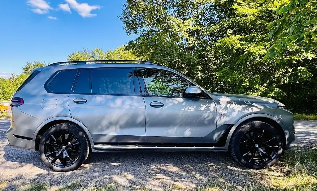 Gebraucht BMW X7 M Sport 352 PS (258 kW) 2023 Grau SUV