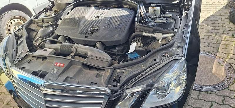 Gebraucht Mercedes 200 136 PS (100 kW) 2011 Schwarz Limousine