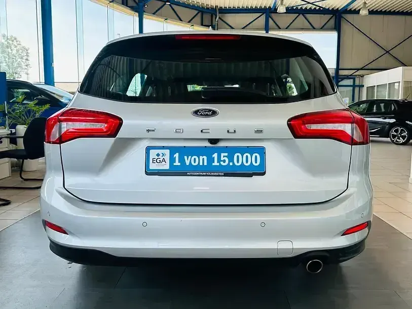 Używany Ford Focus Cool & Connect 120 KM (88 kW) 2021 Srebrny Kombi