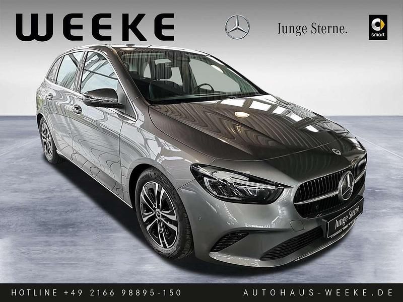 Gebraucht Mercedes B200 Advanced 163 PS (119 kW) 2024 Mountaingrau Van / Kleinbus