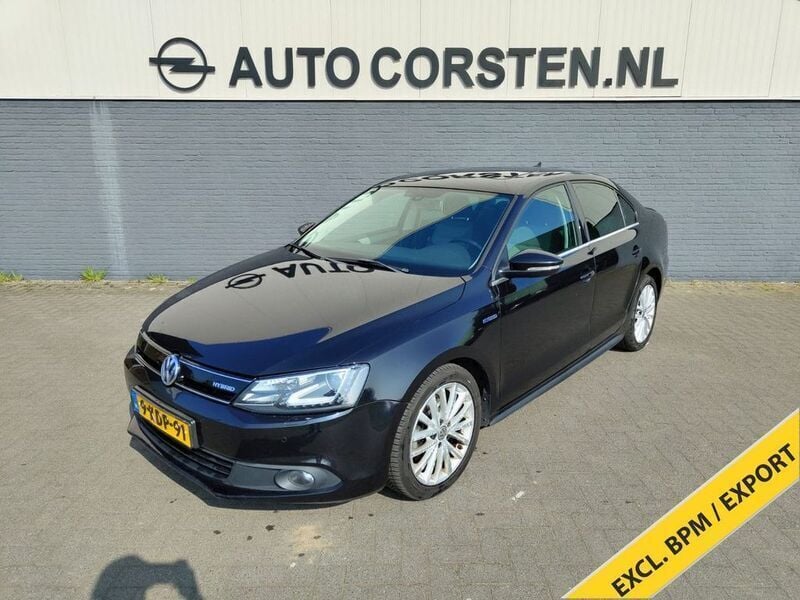 Schwarz Gebraucht 2013 VW Jetta Hybrid Highline Limousine | 4.240 € - Bild 1/4