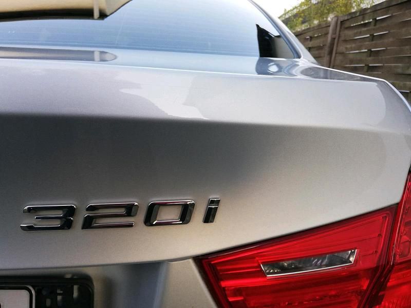 Gebraucht BMW 320 170 PS (125 kW) 2009 Silber Limousine