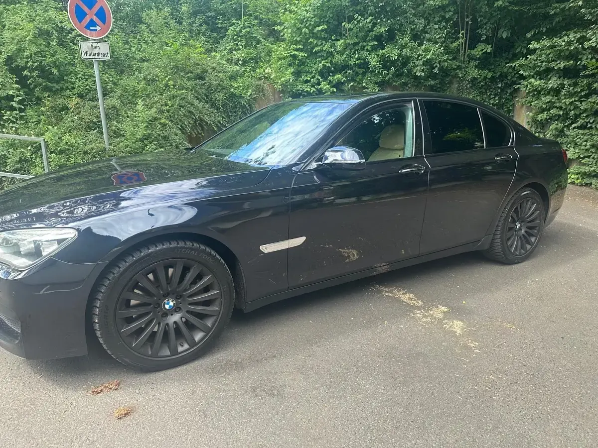 Gebraucht BMW 730 M Sport 258 PS (189 kW) 2013 Schwarz Limousine