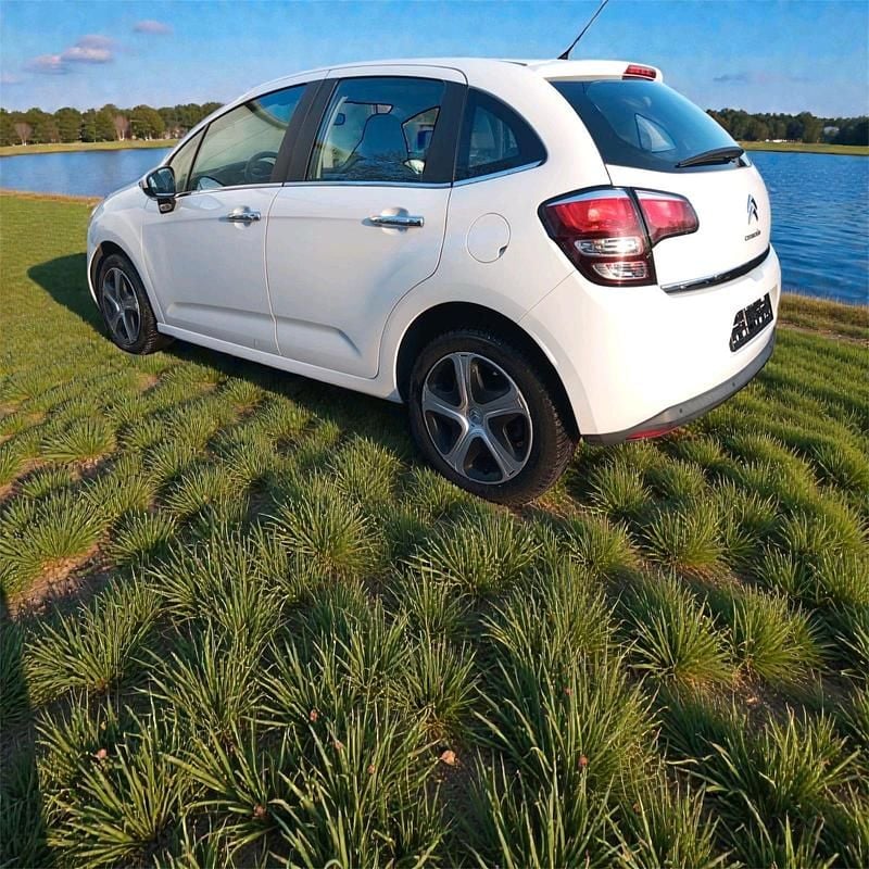 Gebraucht Citroën C3 100 PS (73 kW) 2016 Weiß Limousine