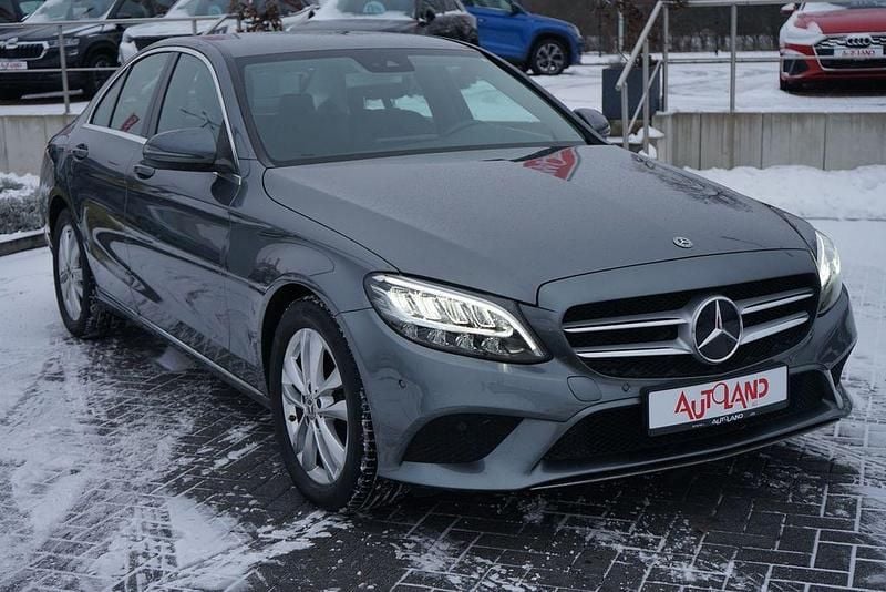 Gebraucht Mercedes C180 Avantgarde 156 PS (114 kW) 2019 Grau Limousine