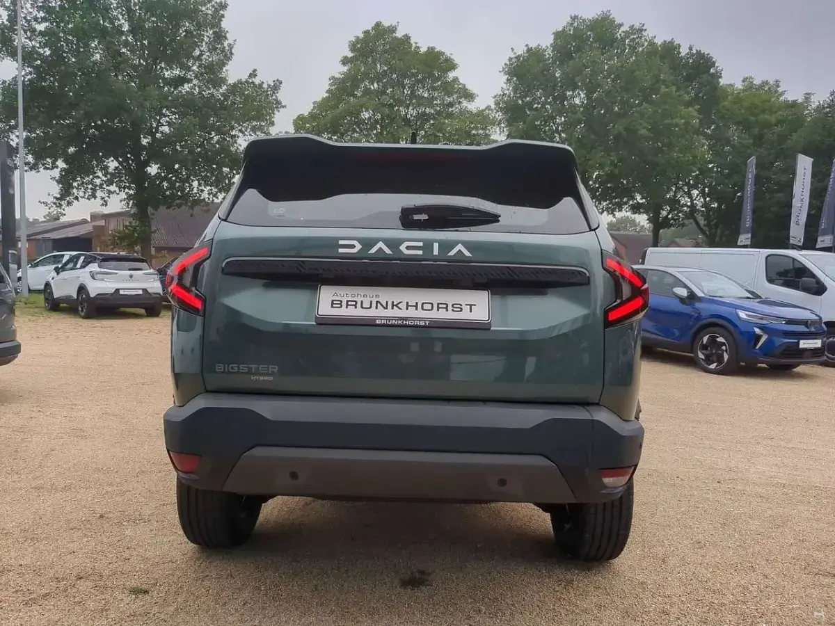 Neu Dacia Bigster Expression 158 PS (116 kW) 2026 Zedergrün SUV