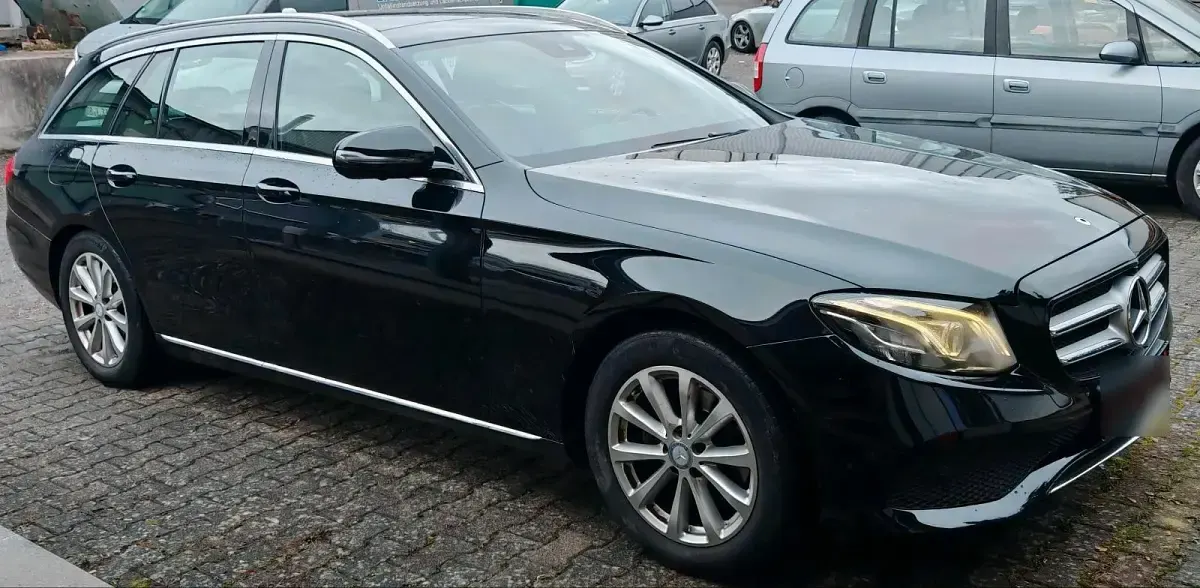 Gebraucht Mercedes E220 194 PS (142 kW) 2017 Schwarz Kombi