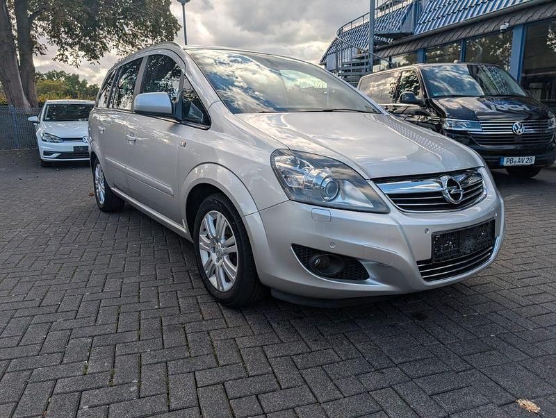 Silber Gebraucht 2013 Opel Zafira Family Van / Kleinbus | 6.590 € (Fairer Preis) - Bild 1/4