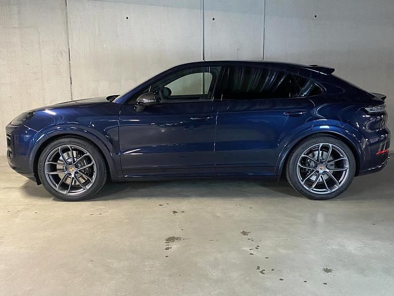 Neu Porsche Cayenne Coupe GTS Sport 500 PS (367 kW) 2025 Algarveblaumetallic Coupé