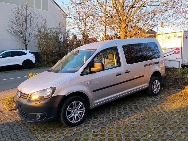 Gebraucht VW Caddy Maxi 140 PS (102 kW) 2014 Silber Van / Kleinbus