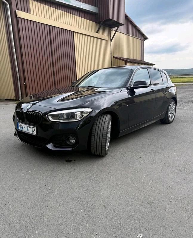 Schwarz Gebraucht 2017 BMW 118 M Sport Kleinwagen | 14.500 € (Guter Preis) - Bild 1/4