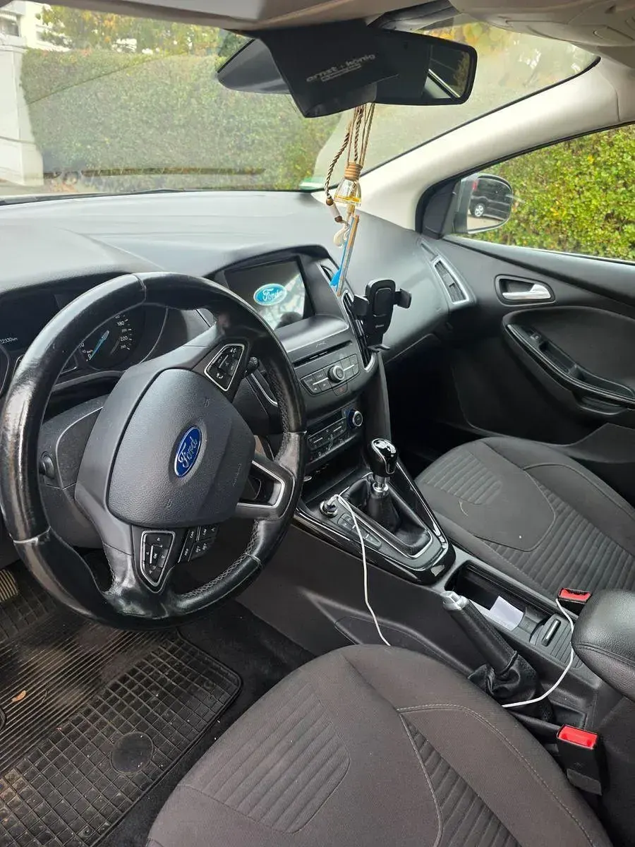 Używany Ford Focus Titanium 125 KM (91 kW) 2018 Szary Kombi