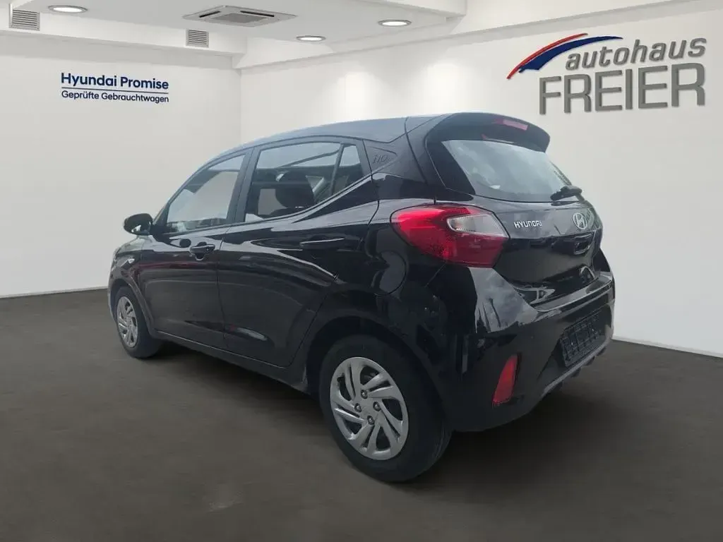 Neu Hyundai i10 Select 63 PS (46 kW) 2025 Phantom black / met Kleinwagen