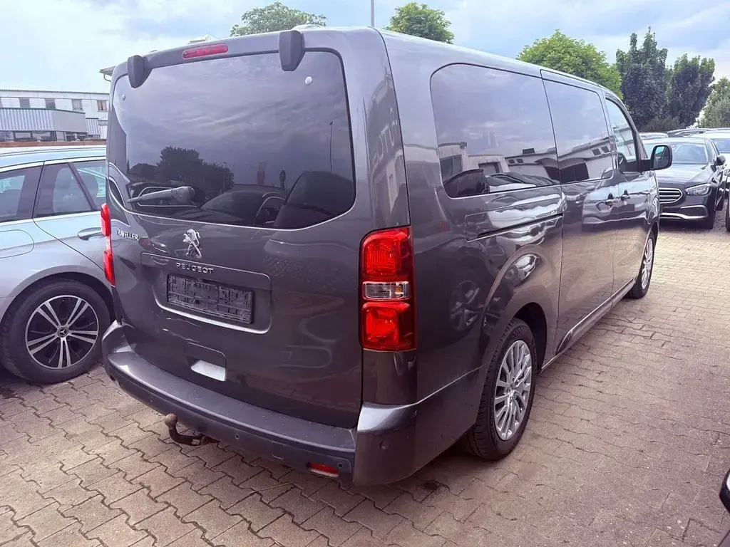 Gebraucht Peugeot Traveller Active 177 PS (130 kW) 2020 Grau Van / Kleinbus