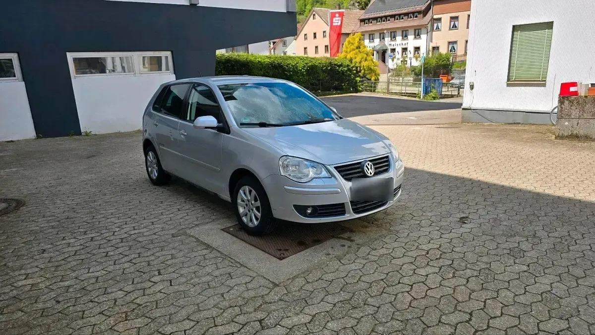 Second-hand VW Polo 64 CP (47 kW) 2008 Argintiu Hatchback