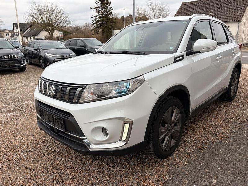 Gebraucht Suzuki Vitara Adventure 140 PS (102 kW) 2019 Weiß SUV
