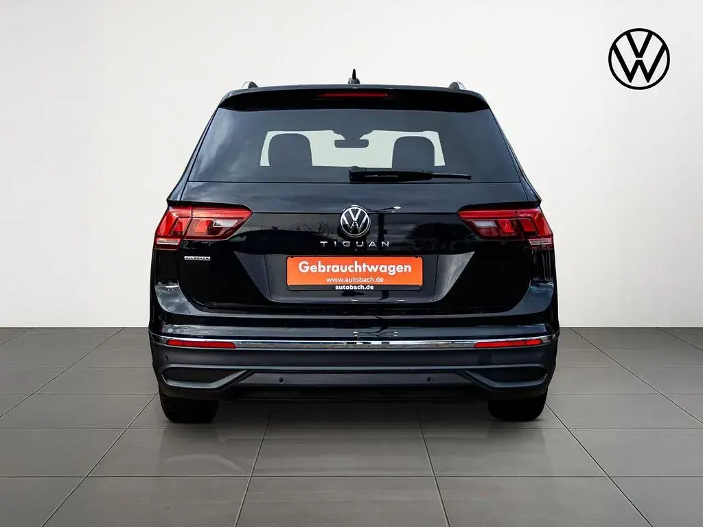 Gebraucht VW Tiguan Allspace Life 150 PS (110 kW) 2022 Deep black perleffekt SUV