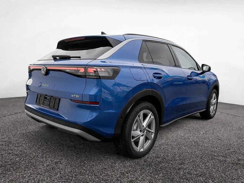 Gebraucht VW T-Roc Life 150 PS (110 kW) 2025 Blau SUV