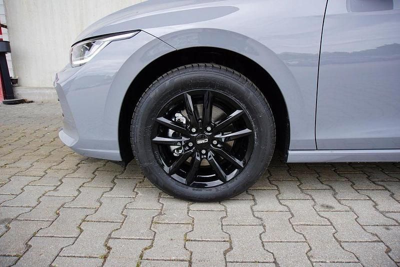 Neu VW Golf VIII 116 PS (85 kW) 2025 Mondsteingrau Limousine