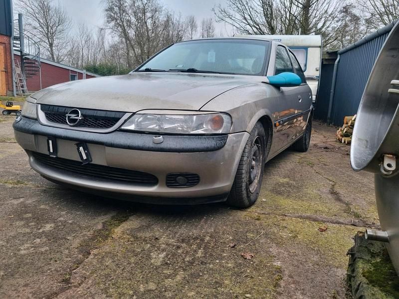 Gebraucht Opel Vectra 116 PS (85 kW) 1997 Andere farben Limousine