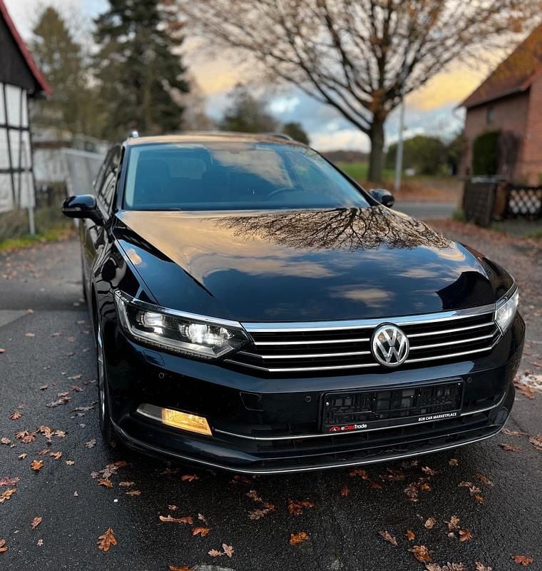 Schwarz Gebraucht 2018 VW Passat Highline Kombi | 11.500 € (Superpreis) - Bild 1/4