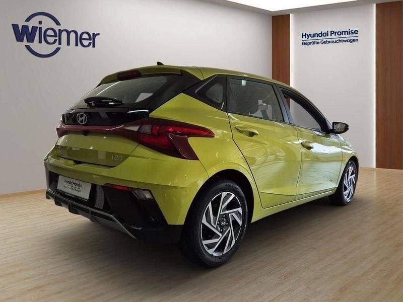 Gebraucht Hyundai i20 Trend 101 PS (74 kW) 2025 Gelb Kleinwagen