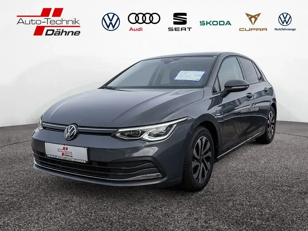 Używany VW Golf VIII Active 150 KM (110 kW) 2022 Sedan/Limuzyna