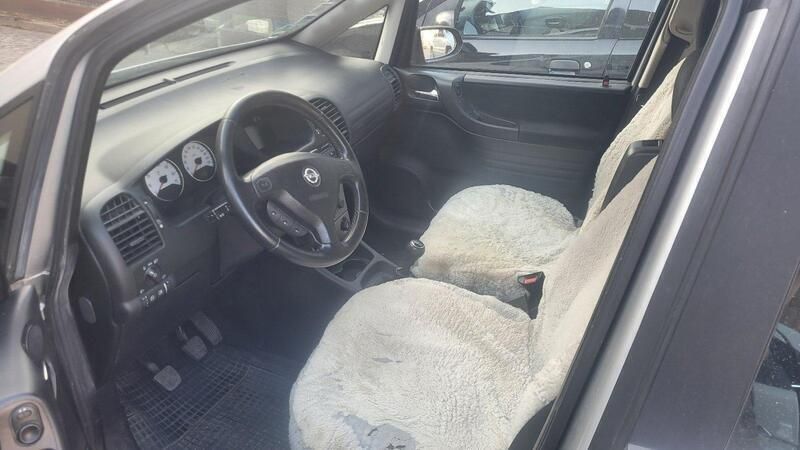 Silber Gebraucht 2004 Opel Zafira Van / Kleinbus | 2.500 € (Teuer) - Bild 1/4