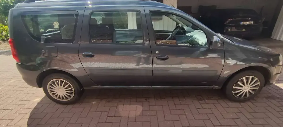 Gebraucht Dacia Logan MCV Lauréate 75 PS (55 kW) 2011 Grau Kombi