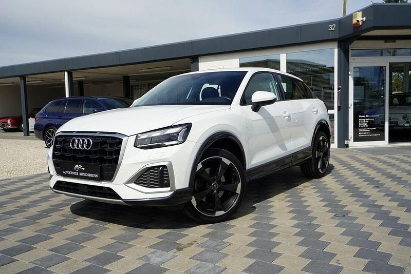 Weiß Gebraucht 2021 Audi Q2 Ambiente SUV | 22.450 € - Bild 1/4