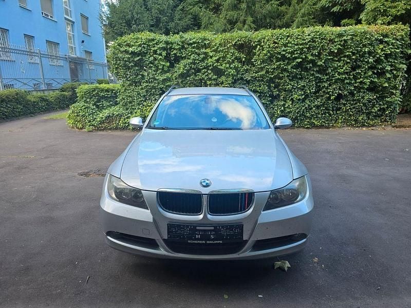 Silber Gebraucht 2006 BMW 320 Kombi | 2.500 € (Superpreis) - Bild 1/4
