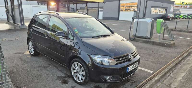 Schwarz Gebraucht 2010 VW Golf Plus Cross Comfortline Van / Kleinbus | 4.800 € (Etwas zu teuer) - Bild 1/4