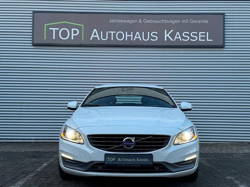 Gebraucht Volvo V60 Momentum 215 PS (158 kW) 2014 Weiß Kombi