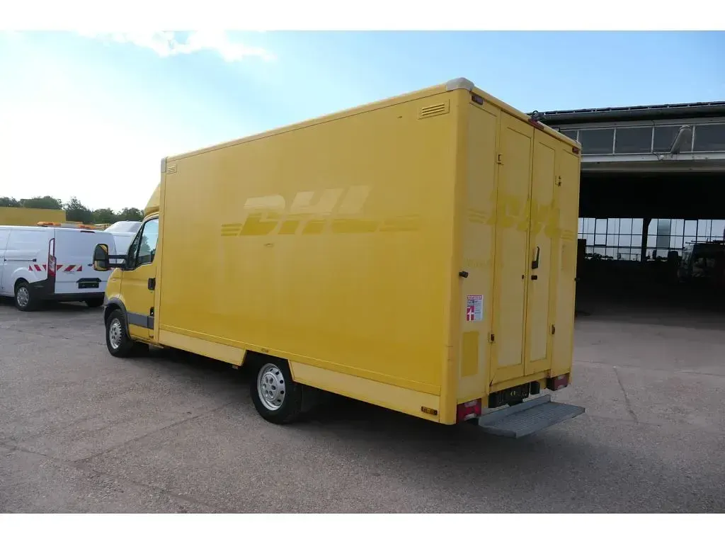 Gebraucht Iveco Daily 106 PS (77 kW) 2012 Gelb (metallic) Van