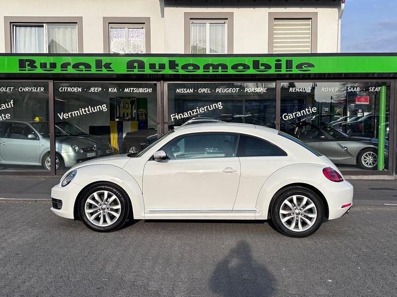 Gebraucht VW Beetle Design 105 PS (77 kW) 2012 Weiß Kleinwagen