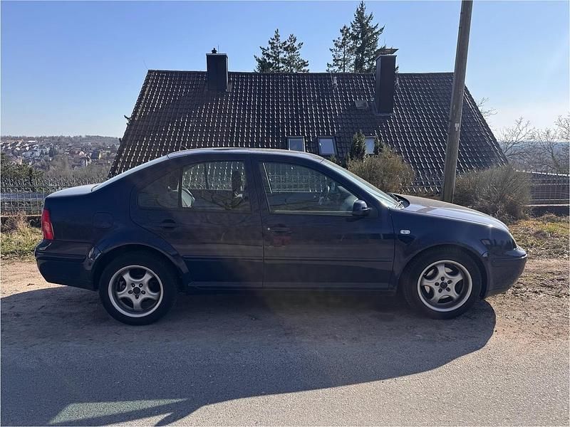 Gebraucht VW Bora 101 PS (74 kW) 1999 Blau Limousine