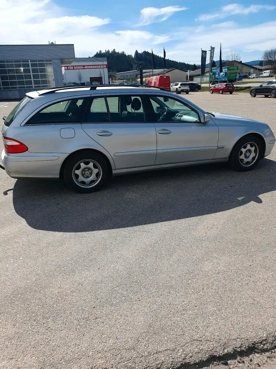 Gebraucht Mercedes E200 163 PS (119 kW) 2003 Grau Kombi