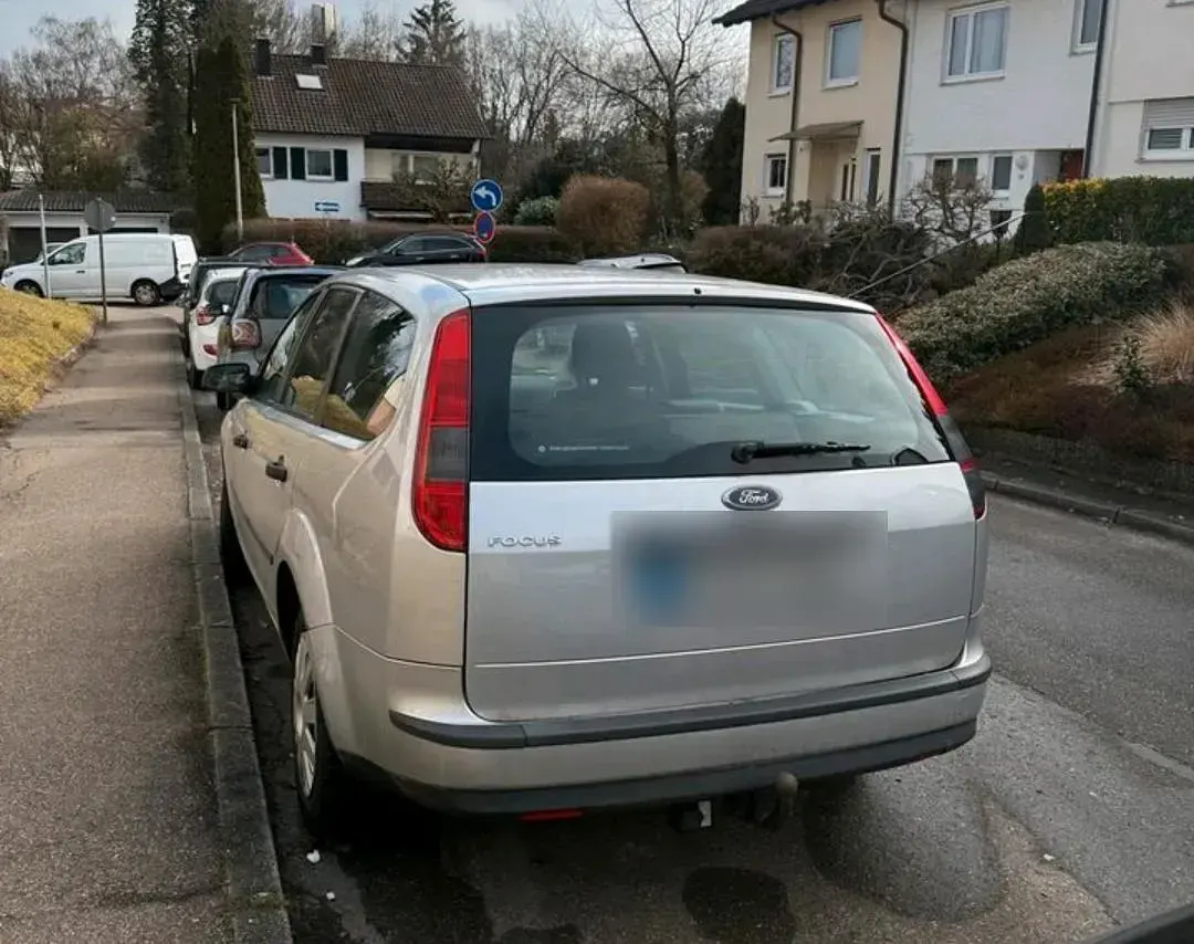 Usata Ford Focus 74 CV (54 kW) 2005 Grigio Station wagon