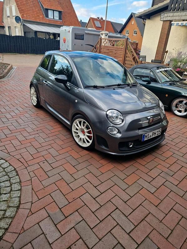 Grau Gebraucht 2015 Abarth 500 Kleinwagen | 15.000 € - Bild 1/4