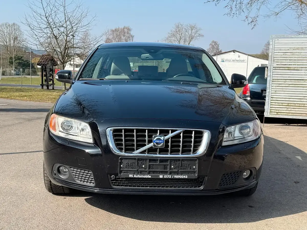 Gebraucht Volvo V70 Summum 185 PS (136 kW) 2008 Schwarz Kombi