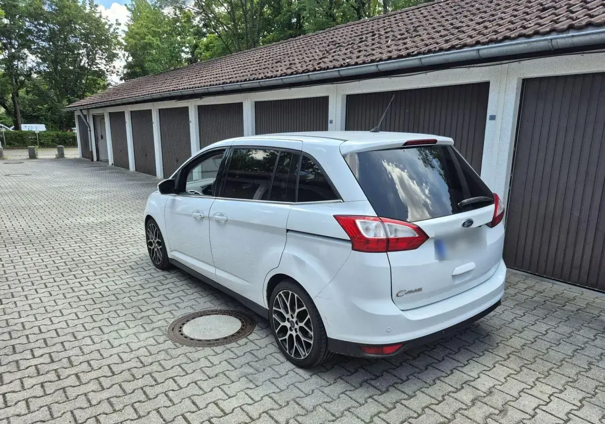 Gebraucht Ford Grand C-Max Titanium 163 PS (119 kW) 2012 Weiß Van / Kleinbus
