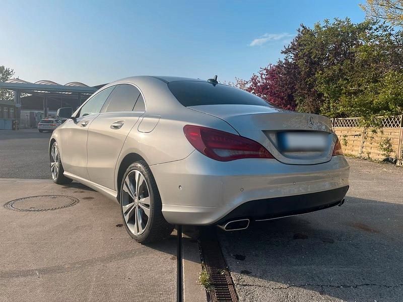 Gebraucht Mercedes CLA200 156 PS (114 kW) 2013 Silber Coupé