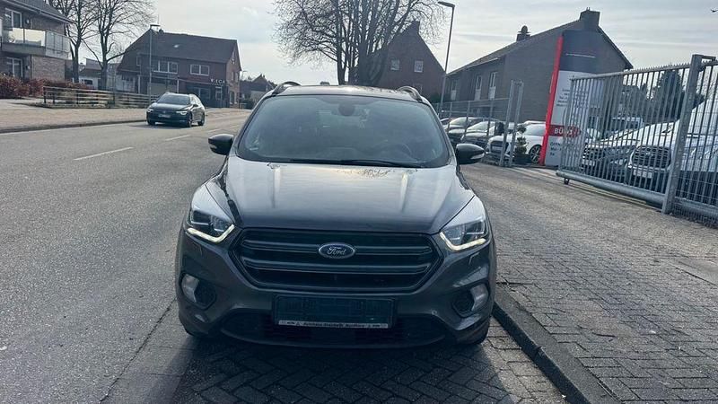 Usata Ford Kuga ST-Line 179 CV (131 kW) 2018 Grigio SUV