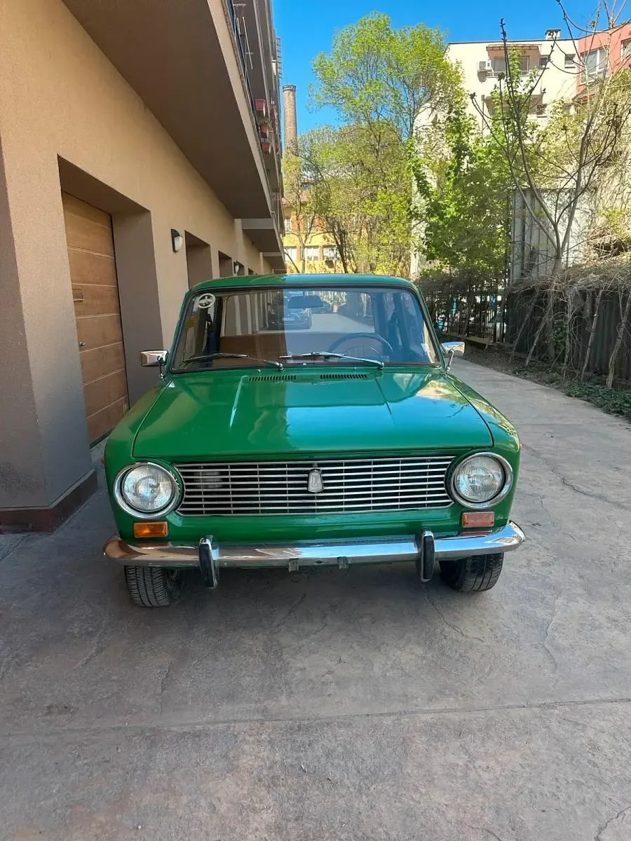 Second-hand Lada 2101 65 CP (47 kW) 1977 Verde Berlinǎ